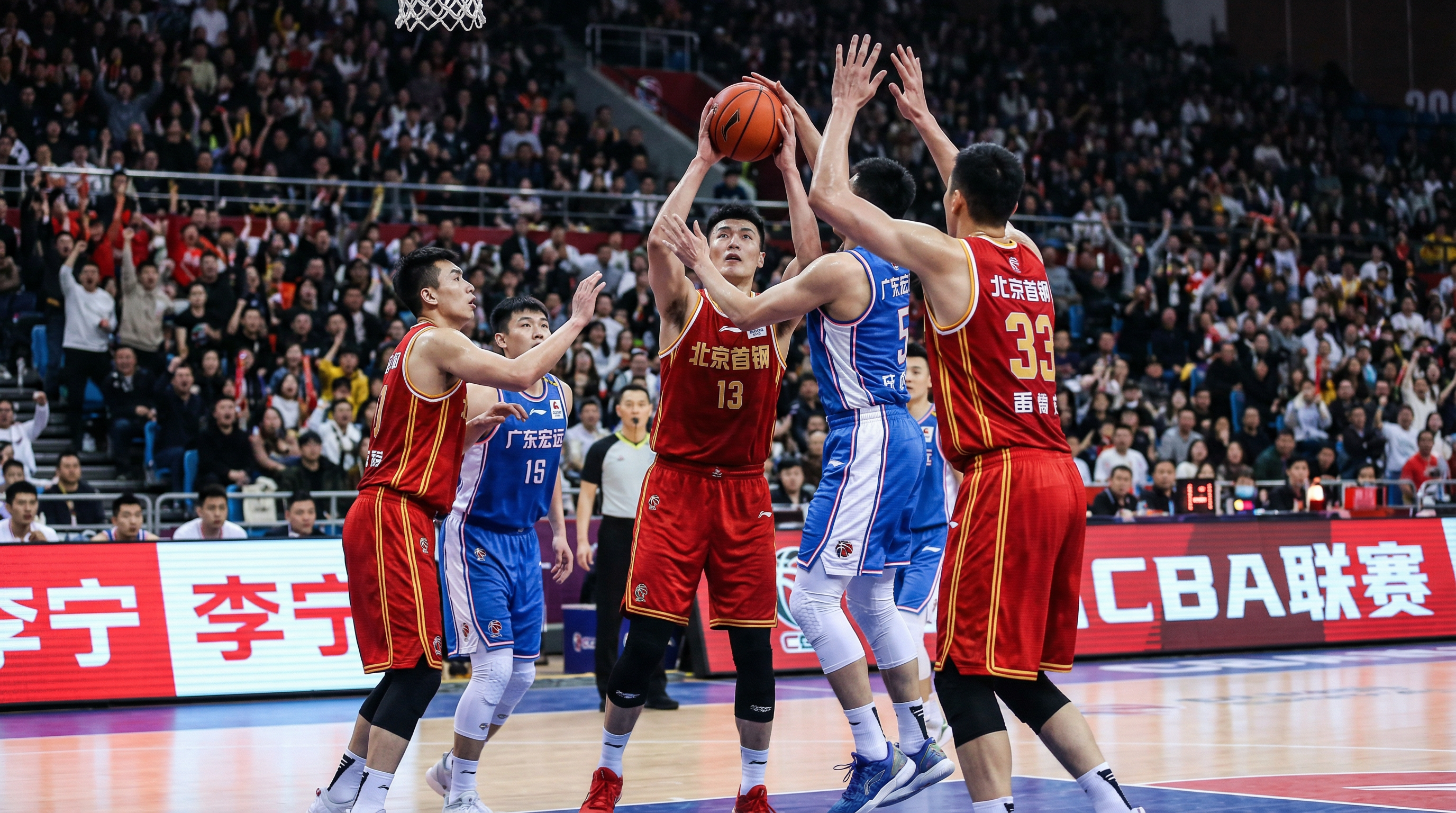CBA联赛比赛现场